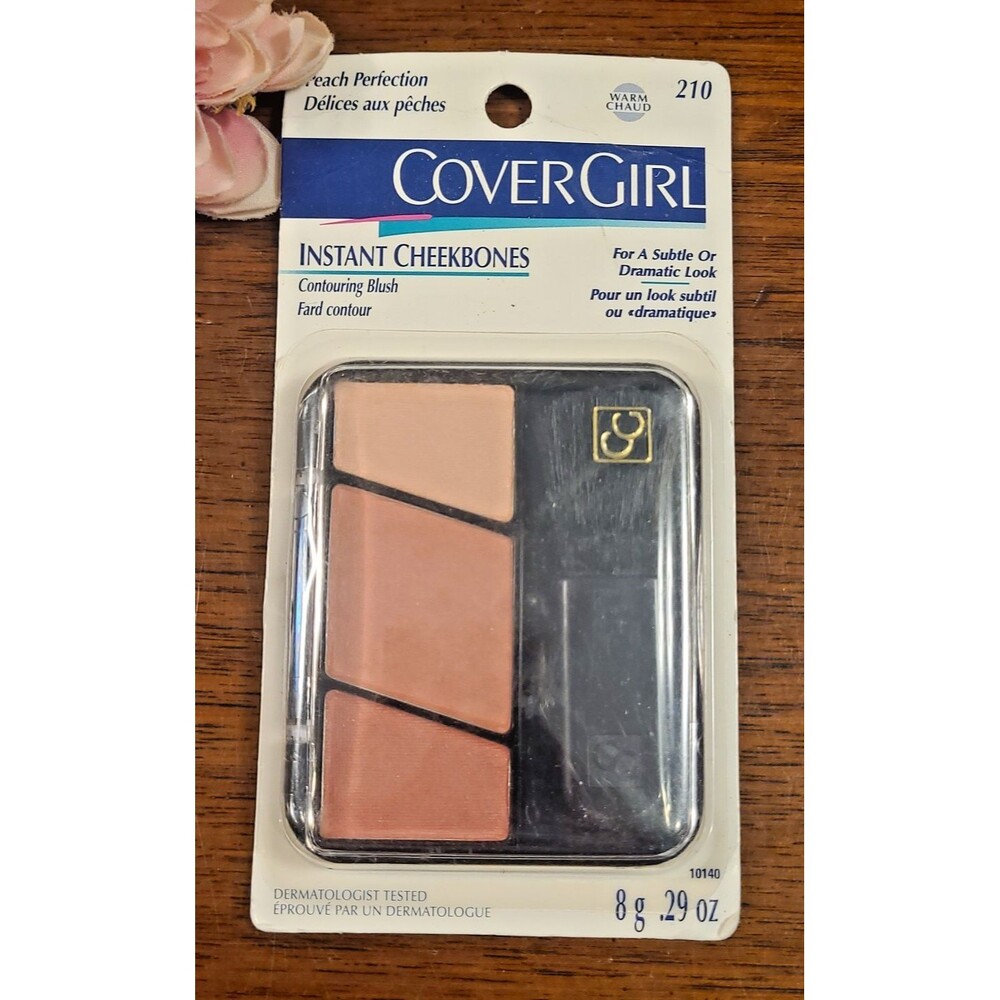 Covergirl Instant Cheekbones Contouring Blush Peach Perfection 210 8g / .29 oz